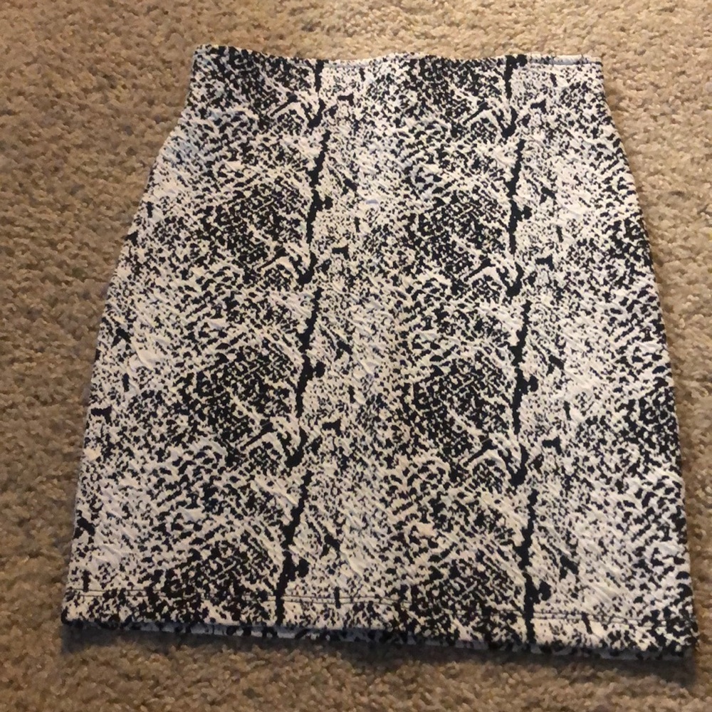 Black and white skirt never worn